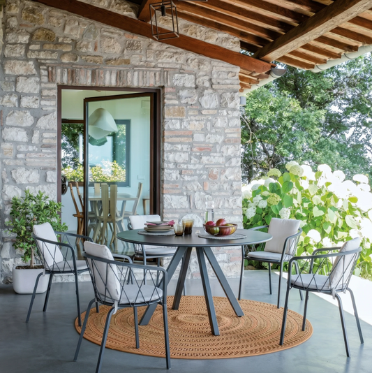 Dasy Round Outdoor Dining Table